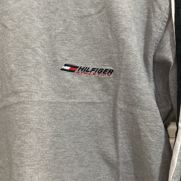 hilfiger athletics grey cropped long sleeve top! - Picture 2 of 4